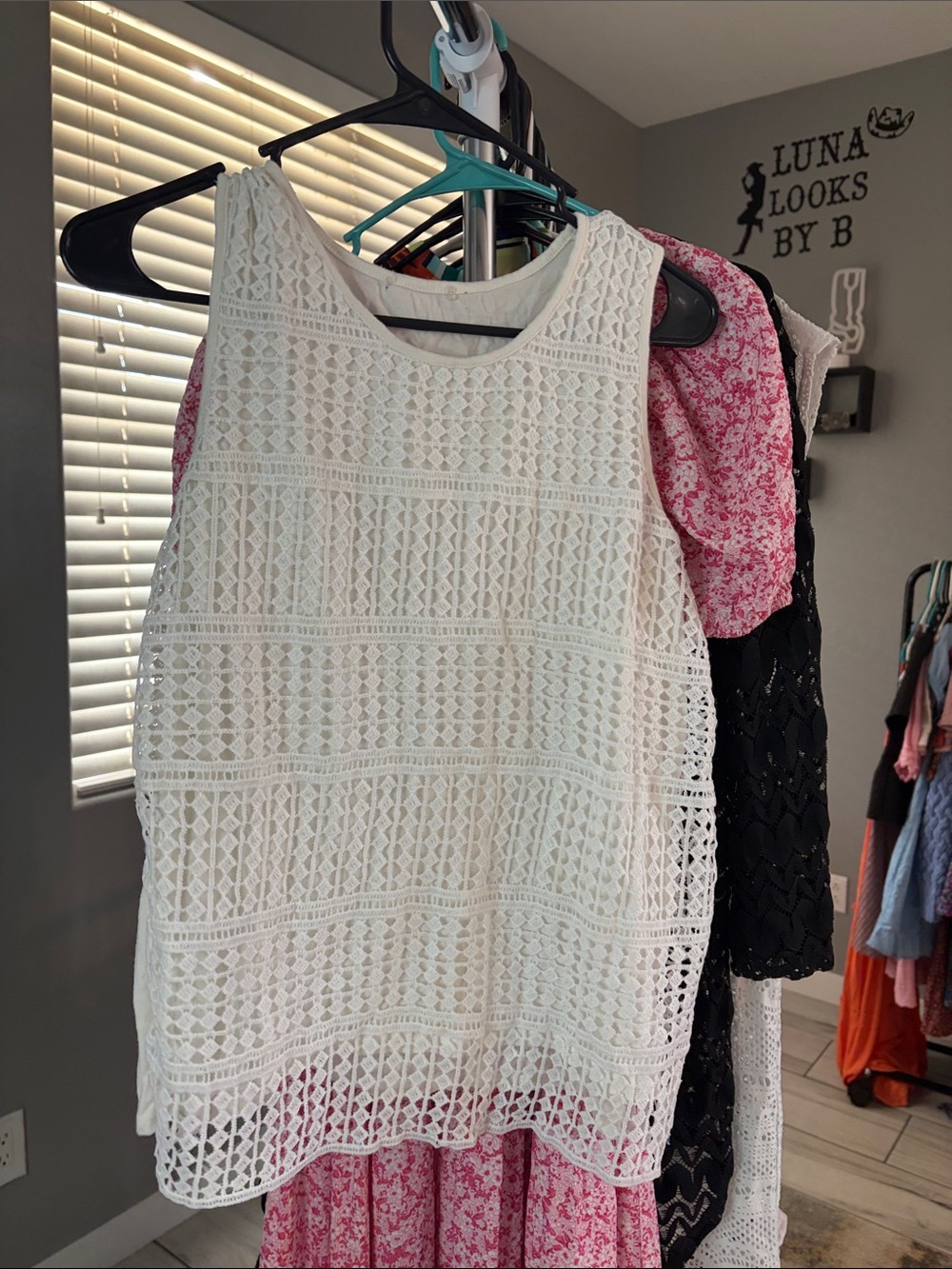Source Unknown White Crochet Sleeveless Top